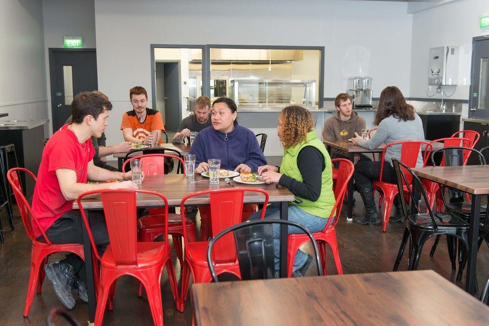 Urbanz Christchurch Exterior foto The dining room at the new boarding house