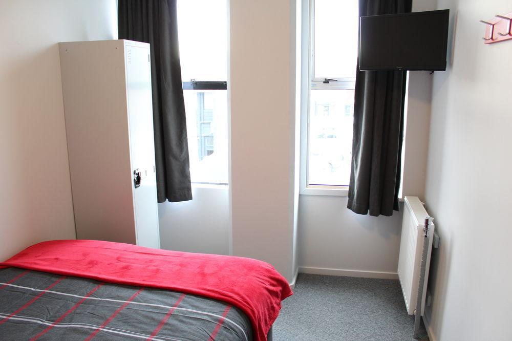 Urbanz Christchurch Exterior foto A bedroom in the new halls of residence