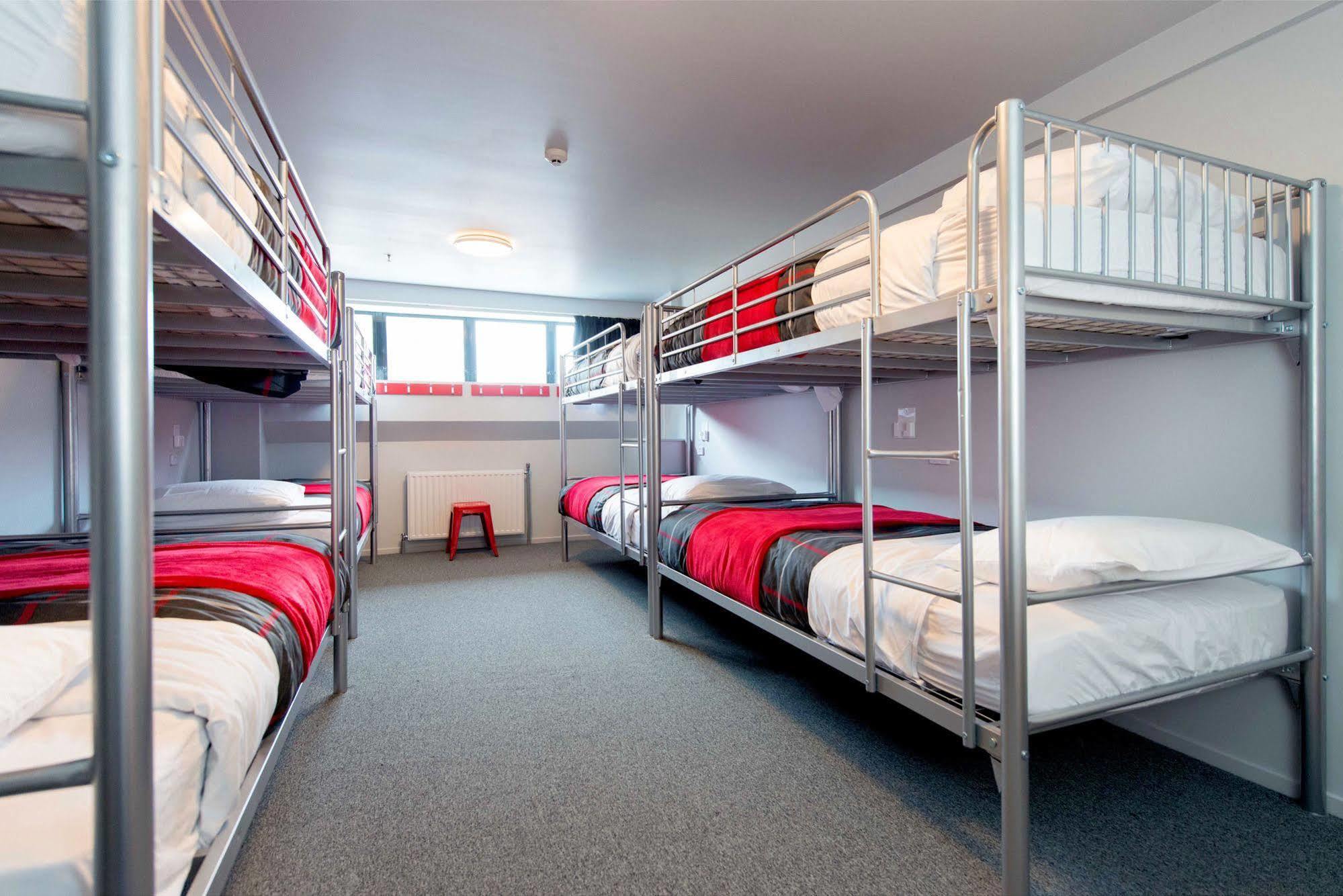 Urbanz Christchurch Exterior foto A typical room at a youth hostel