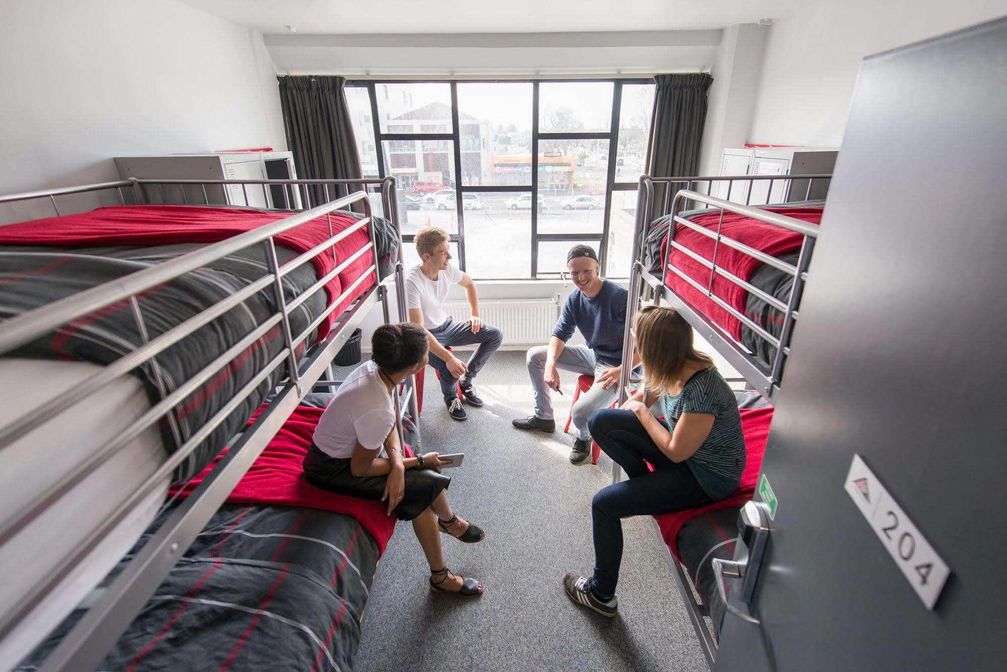 Urbanz Christchurch Exterior foto A typical room at the University of Kent