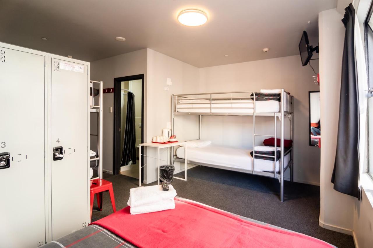 Urbanz Christchurch Exterior foto A typical room at a typical Ibis budget hotel